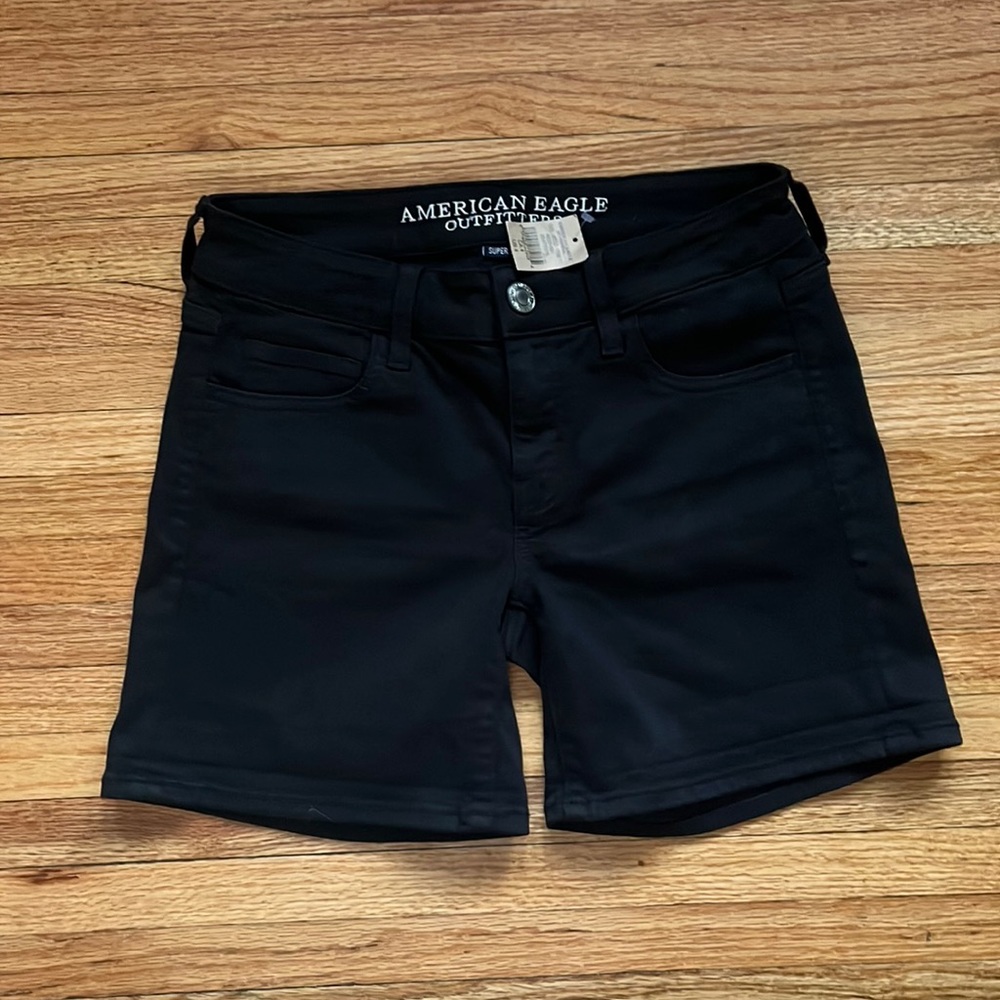 American Eagle Outfitters Women’s Shorts Super Stretch / Size 4 / NEW